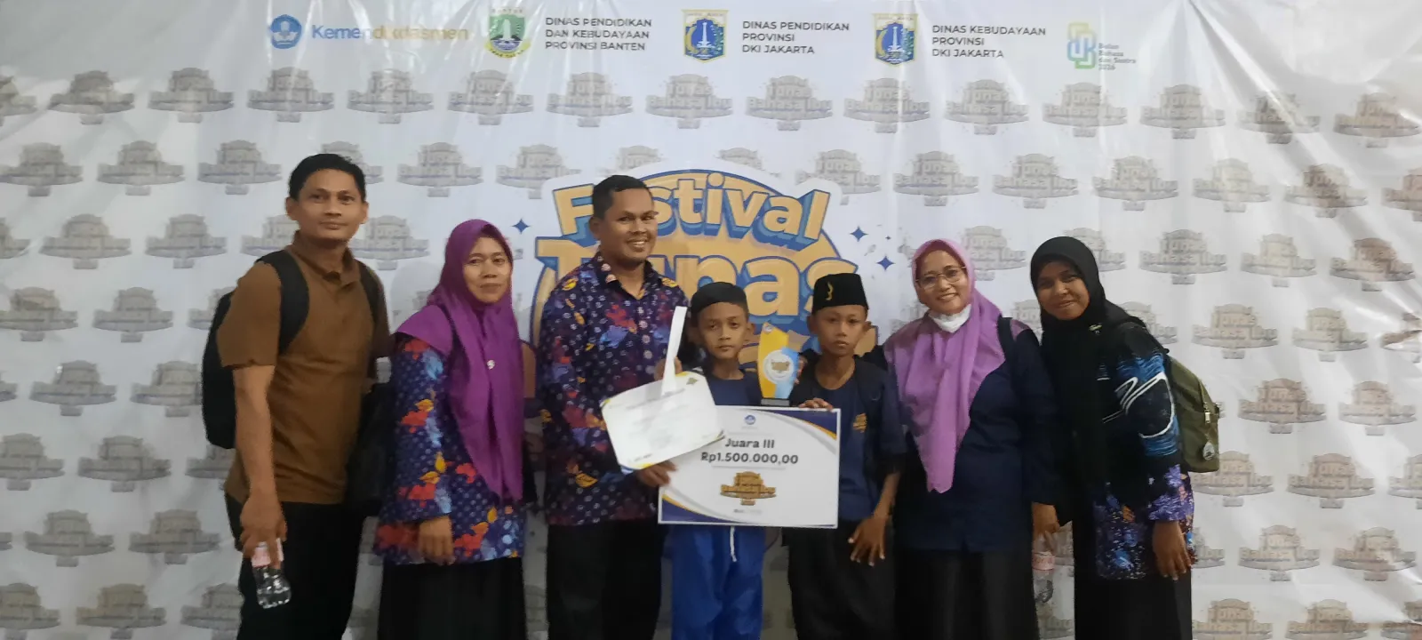 Juara 3 Lomba festival tunas bahasa ibu katagori pidato bahasa Betawi tingkat provinsi Banten dan Jakarta